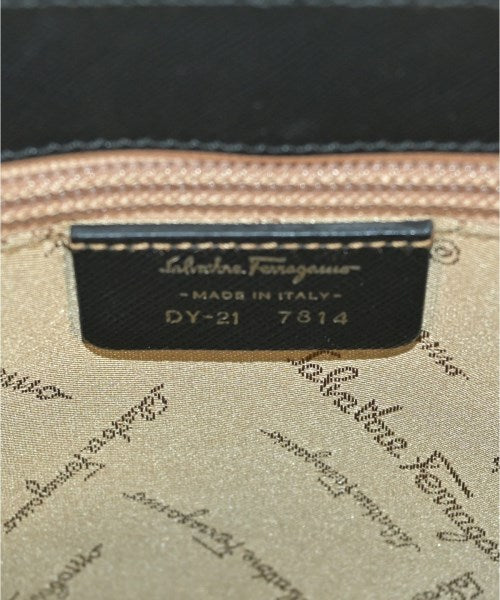 Salvatore Ferragamo กระเป๋าถือ