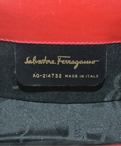 Salvatore Ferragamo กระเป๋าสะพาย