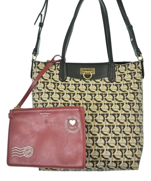 Salvatore Ferragamo กระเป๋าถือขนาดใหญ่