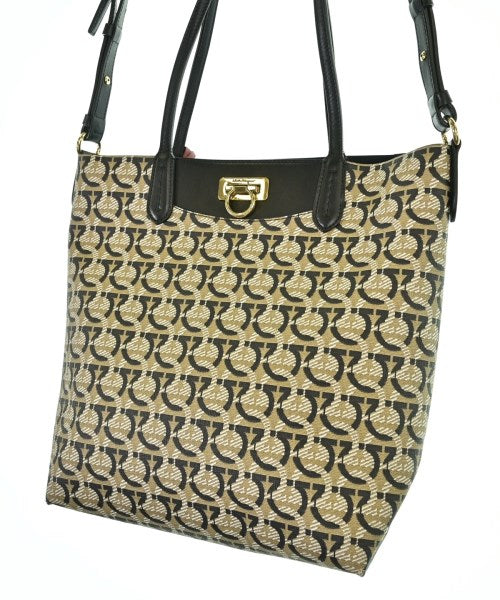 Salvatore Ferragamo กระเป๋าถือขนาดใหญ่