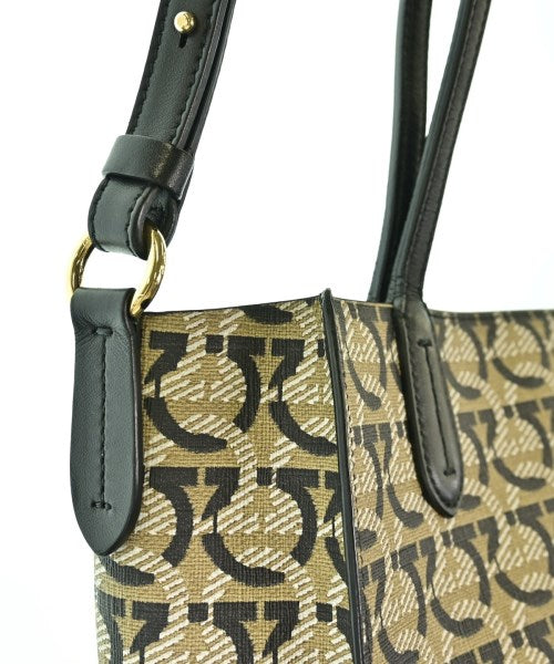 Salvatore Ferragamo กระเป๋าถือขนาดใหญ่