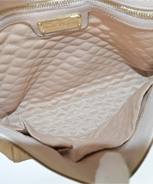 Salvatore Ferragamo กระเป๋าถือ