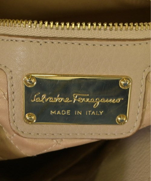 Salvatore Ferragamo กระเป๋าถือ