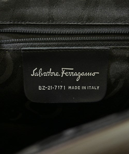 Salvatore Ferragamo กระเป๋าสะพาย