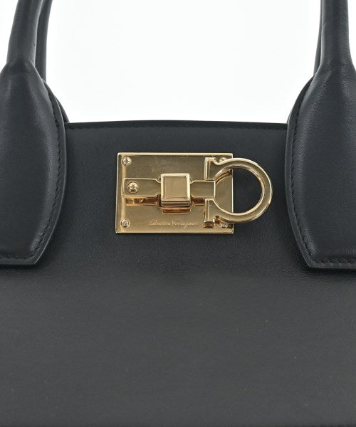 Salvatore Ferragamo กระเป๋าถือ