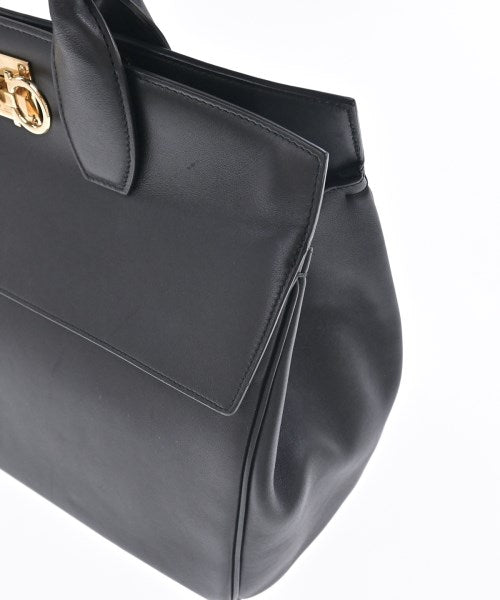Salvatore Ferragamo กระเป๋าถือ