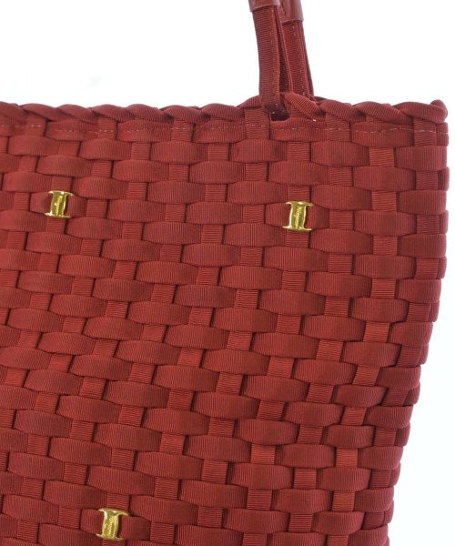 Salvatore Ferragamo กระเป๋าถือขนาดใหญ่