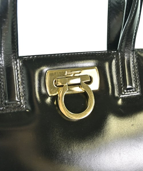 Salvatore Ferragamo กระเป๋าถือ