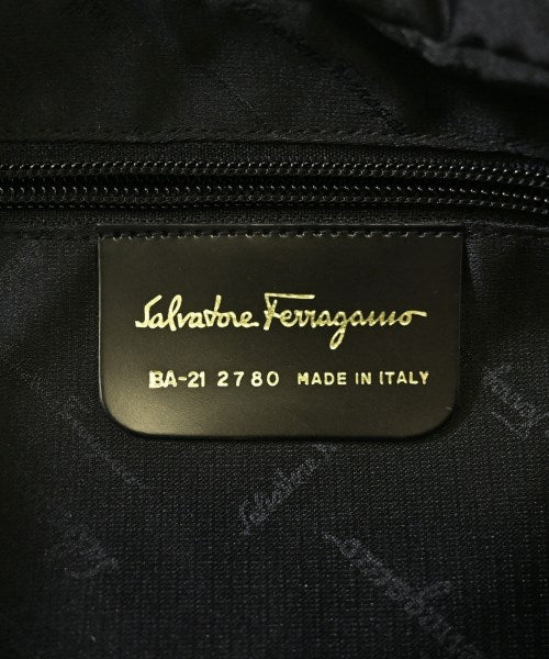 Salvatore Ferragamo กระเป๋าสะพาย
