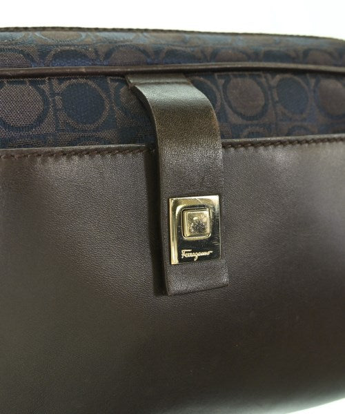 Salvatore Ferragamo กระเป๋าสะพาย
