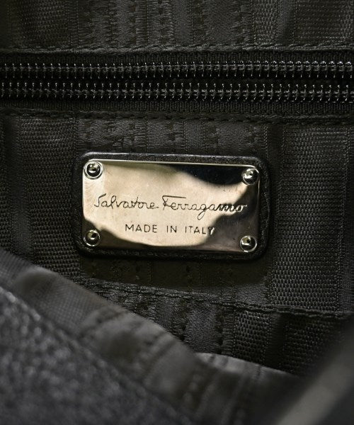 Salvatore Ferragamo กระเป๋าสะพาย