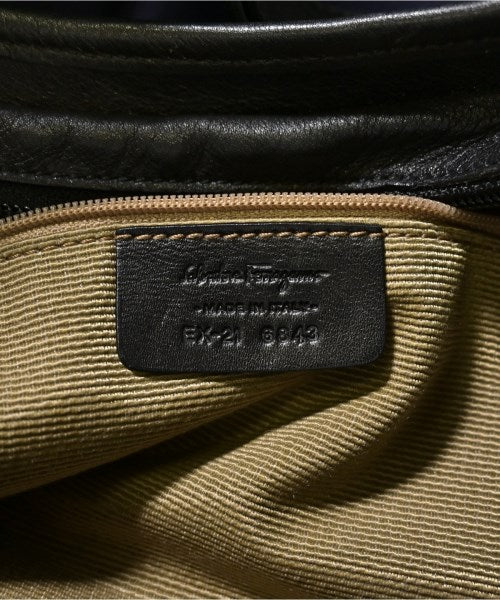 Salvatore Ferragamo กระเป๋าสะพาย
