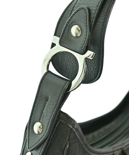 Salvatore Ferragamo กระเป๋าสะพาย
