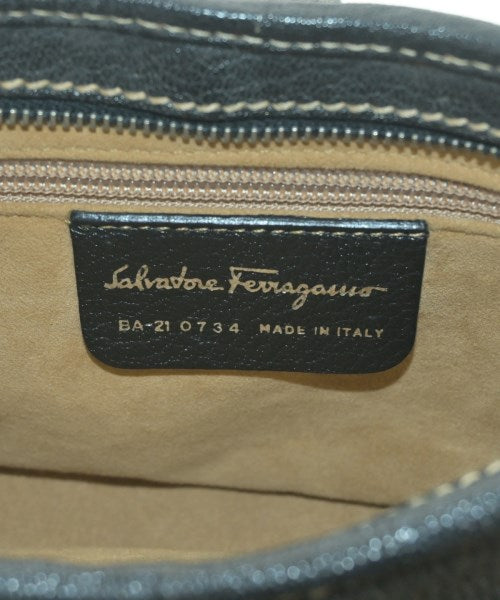 Salvatore Ferragamo กระเป๋าสะพาย