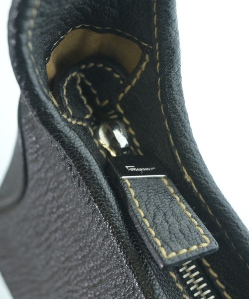 Salvatore Ferragamo กระเป๋าสะพาย