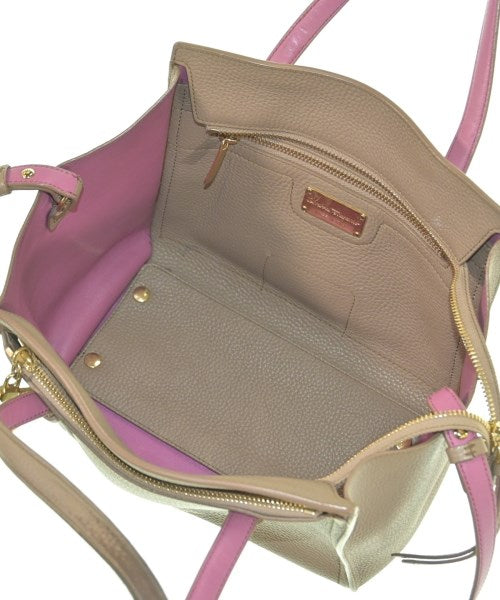 Salvatore Ferragamo กระเป๋าถือ