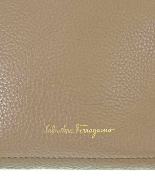 Salvatore Ferragamo กระเป๋าถือ