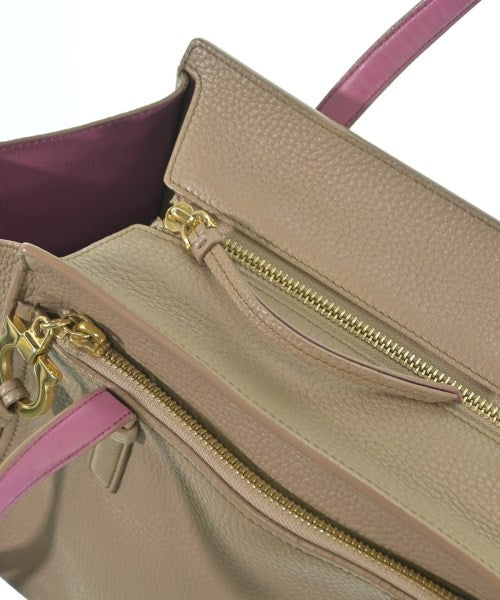 Salvatore Ferragamo กระเป๋าถือ