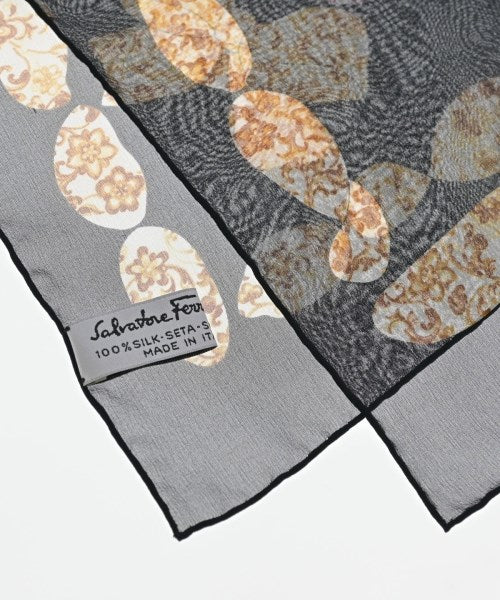 Salvatore Ferragamo ผ้าพันคอ