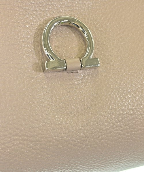 Salvatore Ferragamo กระเป๋าถือ
