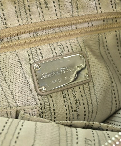 Salvatore Ferragamo กระเป๋าถือ