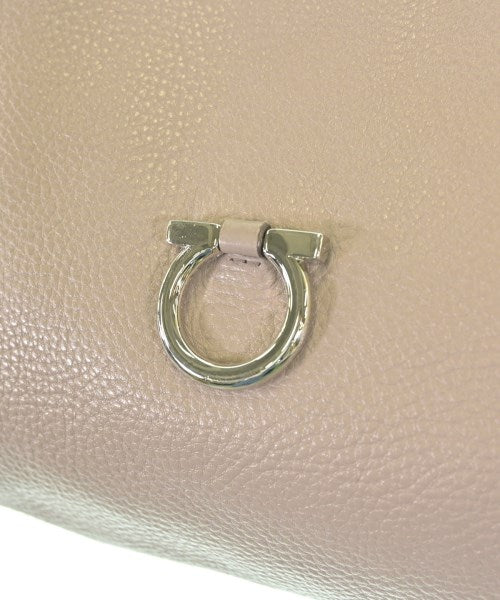 Salvatore Ferragamo กระเป๋าถือ