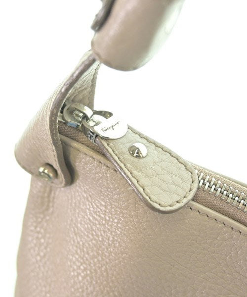 Salvatore Ferragamo กระเป๋าถือ