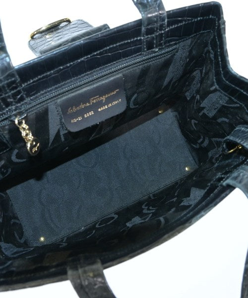 Salvatore Ferragamo กระเป๋าถือ