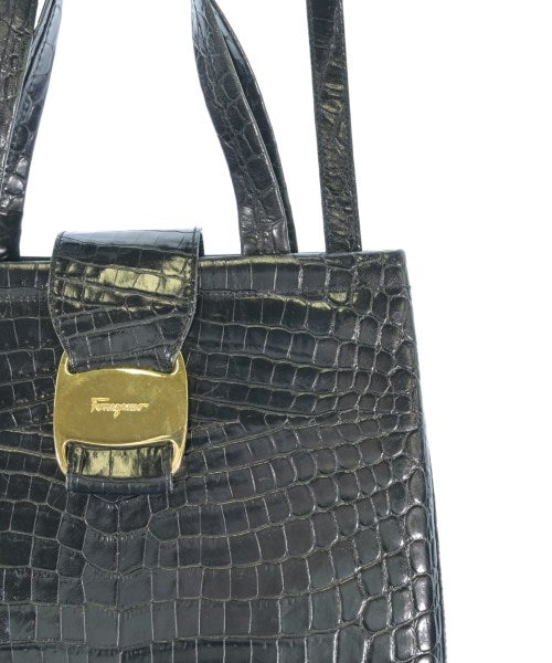 Salvatore Ferragamo กระเป๋าถือ