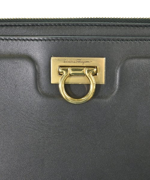 Salvatore Ferragamo กระเป๋าสะพาย