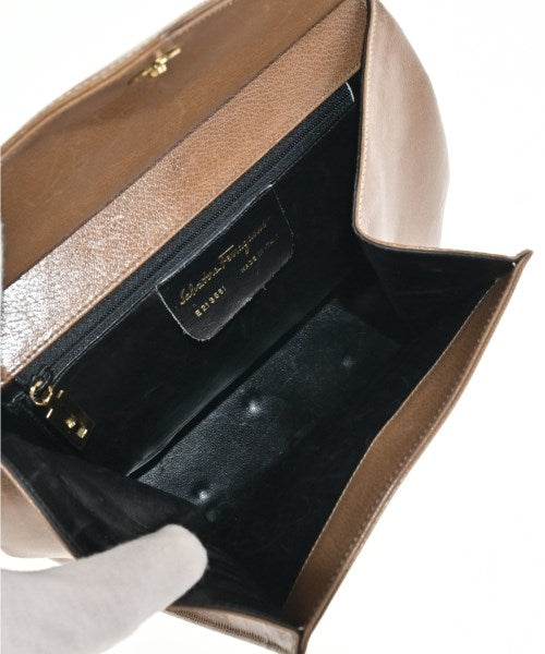 Salvatore Ferragamo กระเป๋าสะพาย