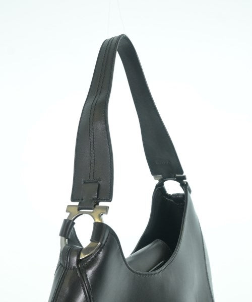 Salvatore Ferragamo กระเป๋าสะพาย