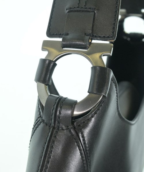 Salvatore Ferragamo กระเป๋าสะพาย