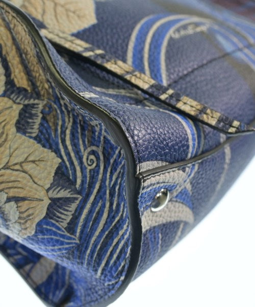 Salvatore Ferragamo กระเป๋าถือ