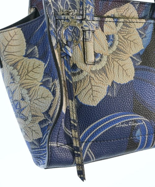 Salvatore Ferragamo กระเป๋าถือ