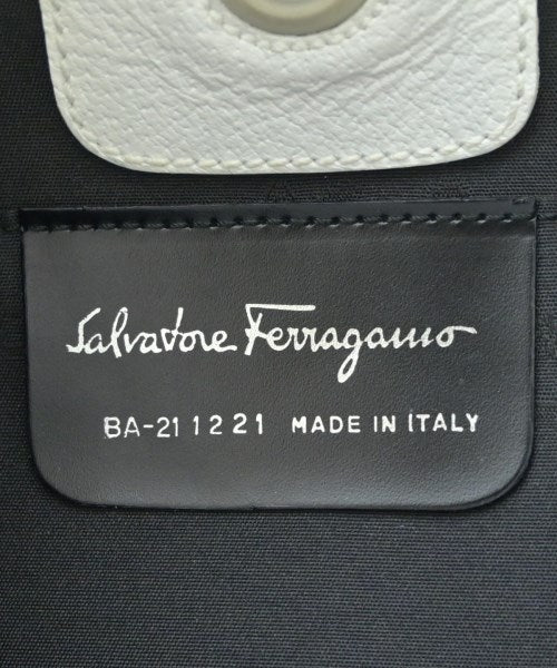 Salvatore Ferragamo กระเป๋าถือ