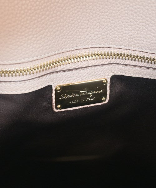 Salvatore Ferragamo กระเป๋าถือขนาดใหญ่