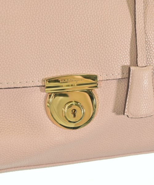 Salvatore Ferragamo กระเป๋าถือขนาดใหญ่