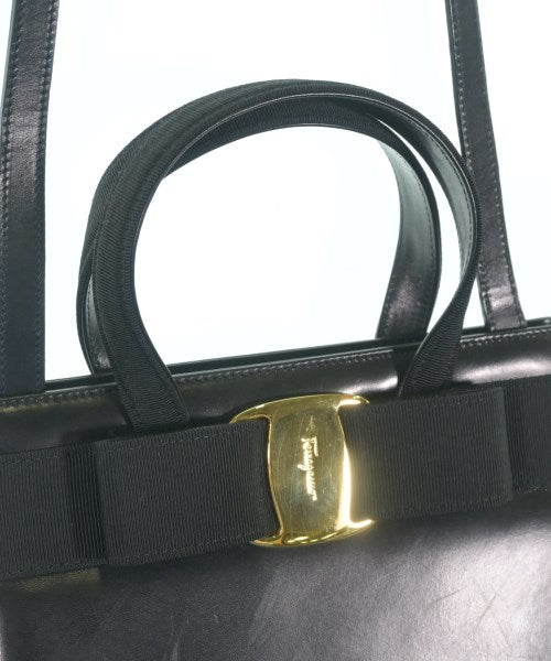 Salvatore Ferragamo กระเป๋าถือ