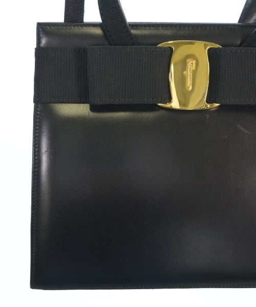 Salvatore Ferragamo กระเป๋าถือ