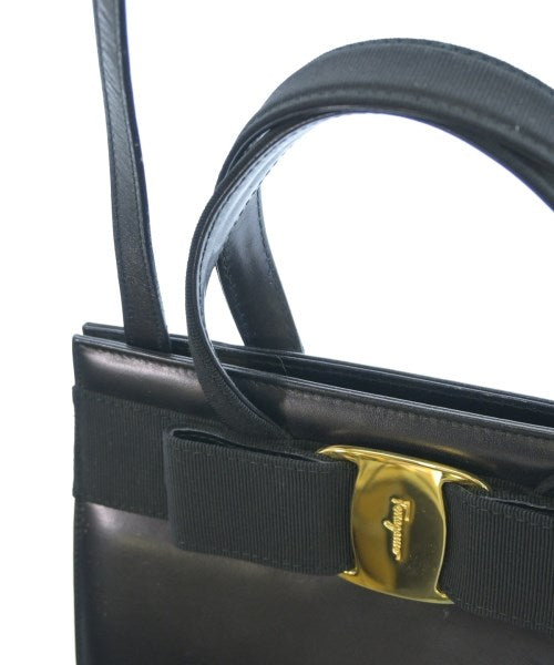 Salvatore Ferragamo กระเป๋าถือ