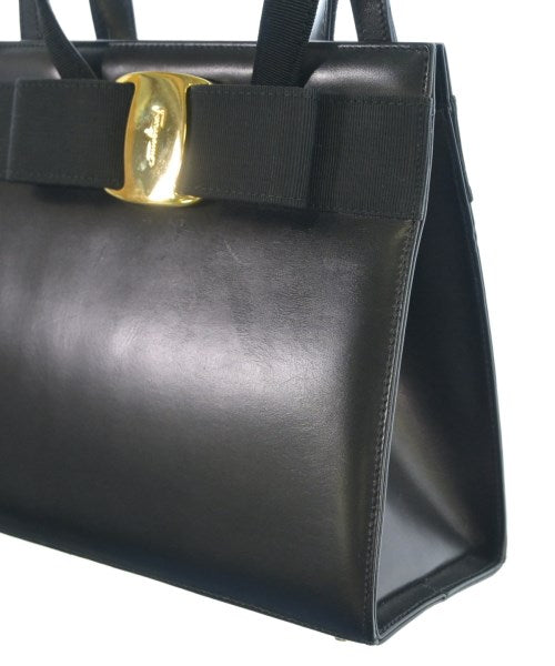 Salvatore Ferragamo กระเป๋าถือ