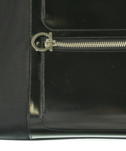 Salvatore Ferragamo กระเป๋าถือขนาดใหญ่