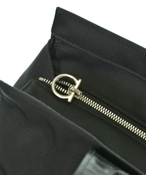 Salvatore Ferragamo กระเป๋าถือขนาดใหญ่