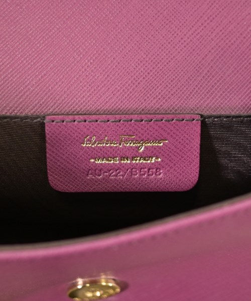 Salvatore Ferragamo กระเป๋าสะพาย