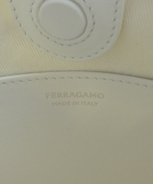 Salvatore Ferragamo กระเป๋าสะพาย