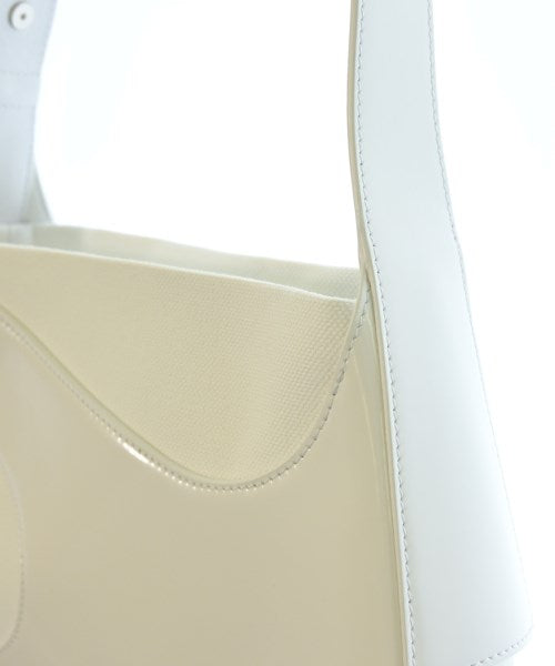 Salvatore Ferragamo กระเป๋าสะพาย