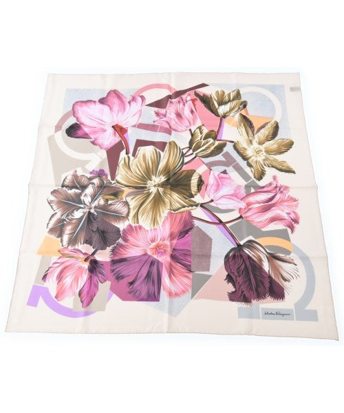 Salvatore Ferragamo ผ้าพันคอ