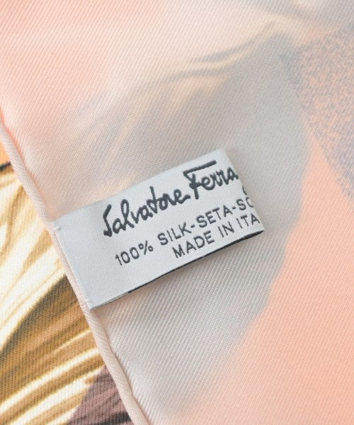 Salvatore Ferragamo ผ้าพันคอ