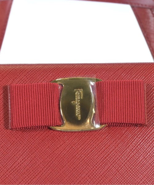 Salvatore Ferragamo กระเป๋าสะพาย
